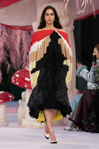 Look 44